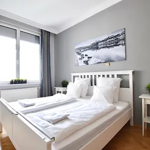 Standerd By Hi5 - Lovag Family Appartement