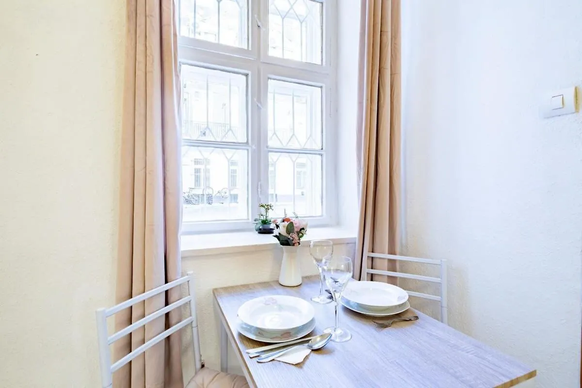 Cute Central Studio For Couples Budapest Hungary